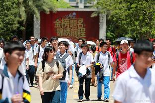 多图预警！卓识晒照游玩中国香港 自由驾驭各种穿搭风格